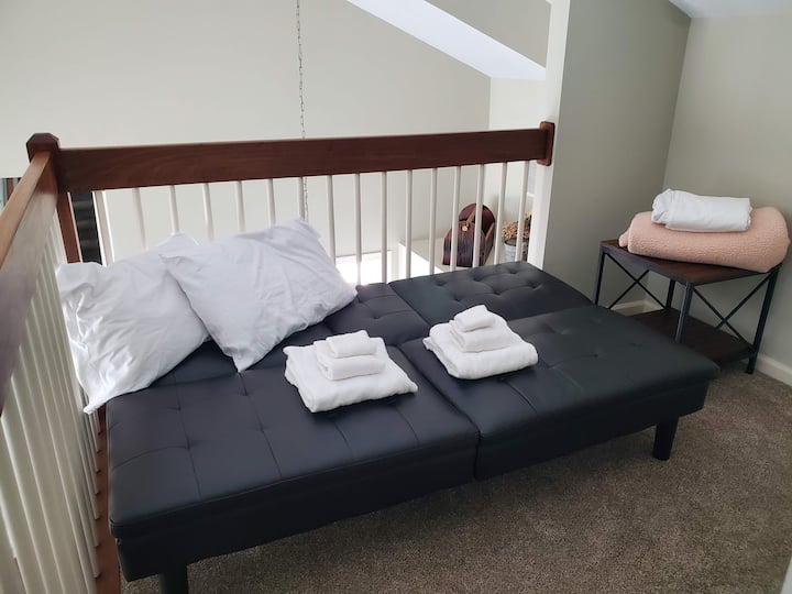 Added sleeping option on the loft futon