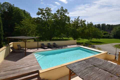 Superb renovated house IN Daglan with private pool