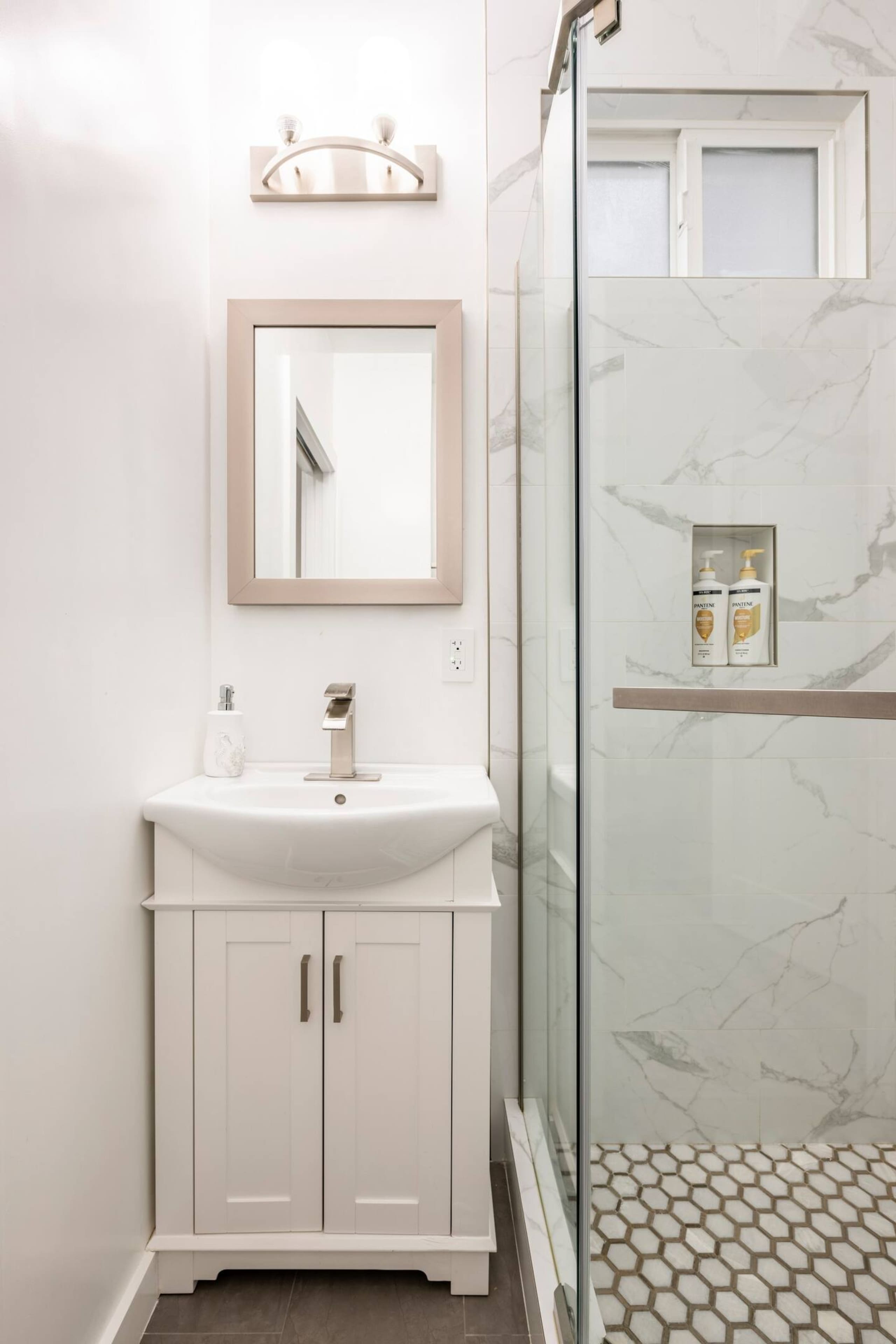 Townhouse in San Francisco · ★4.92 · 3 bedrooms · 3 beds · 3 baths - Image 33