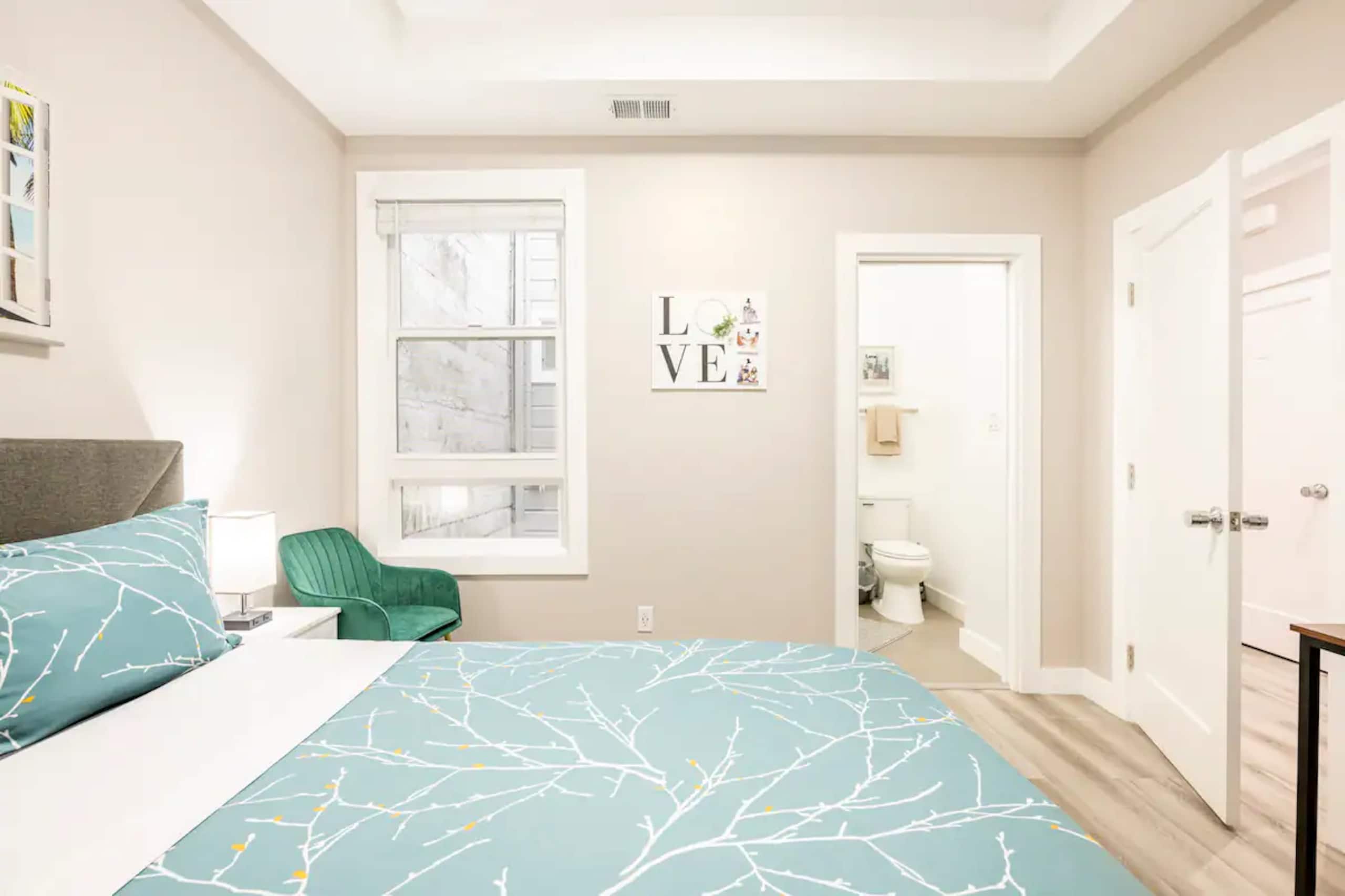 Townhouse in San Francisco · ★4.92 · 3 bedrooms · 3 beds · 3 baths - Image 21