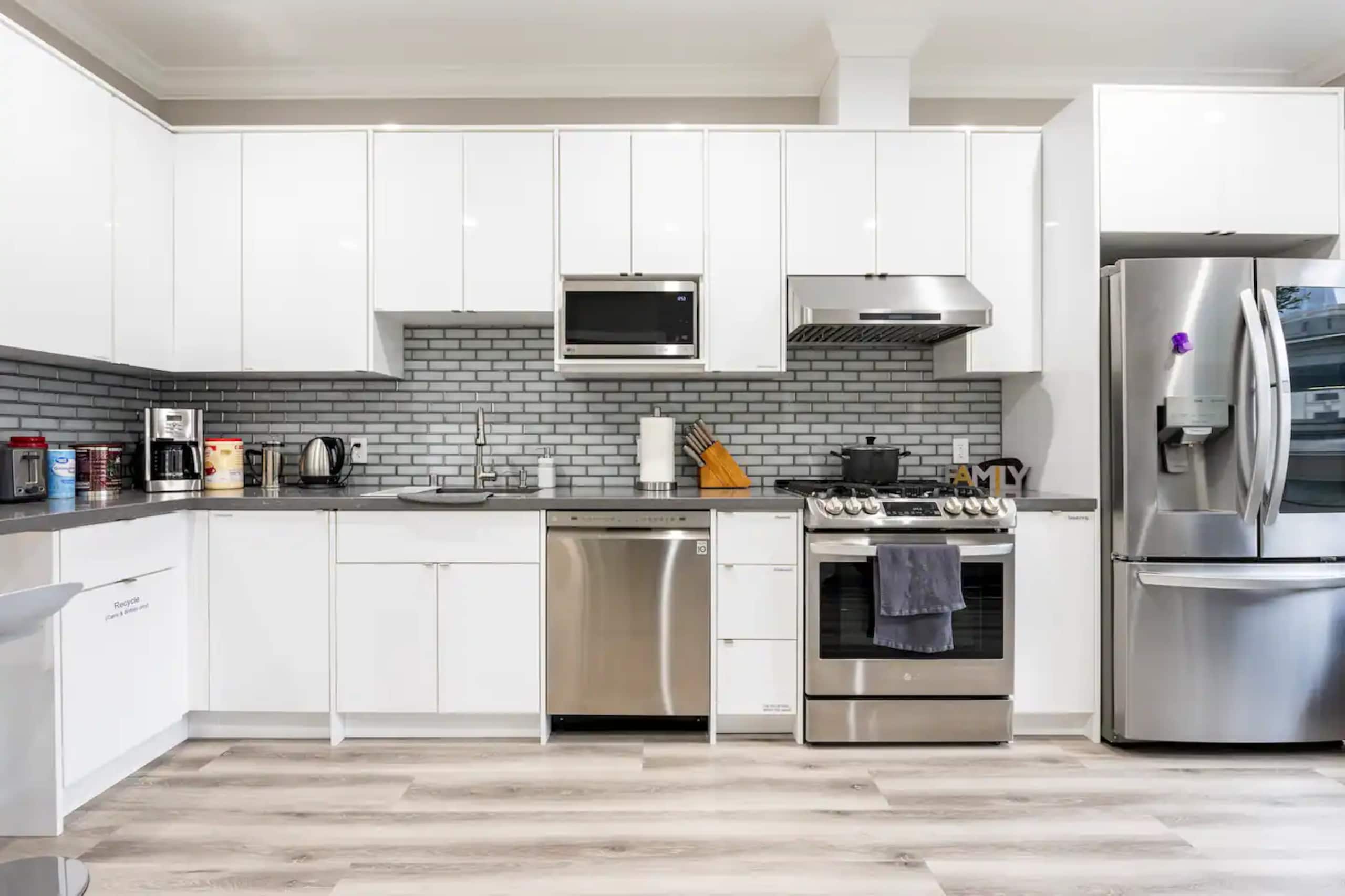 Townhouse in San Francisco · ★4.92 · 3 bedrooms · 3 beds · 3 baths - Image 4