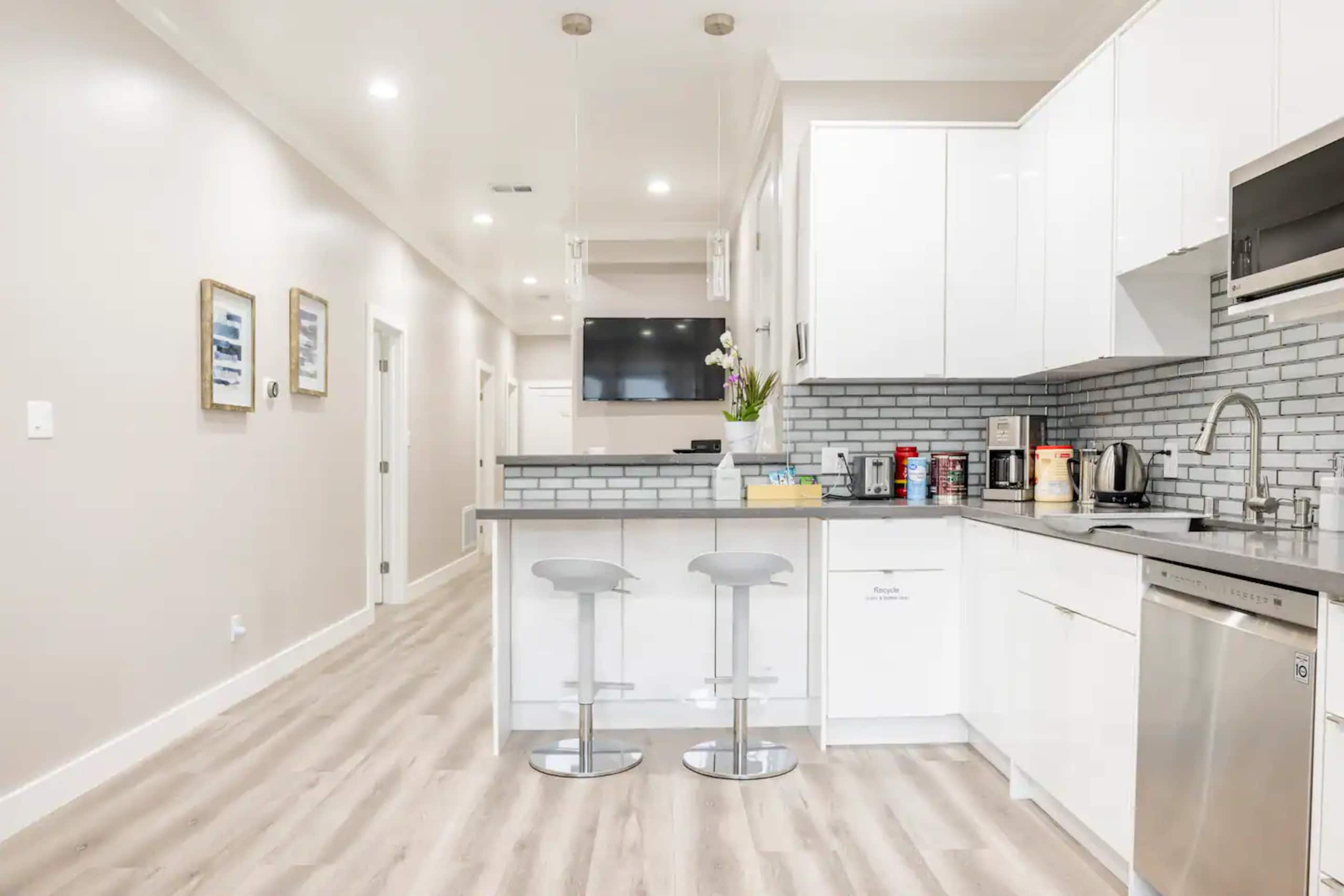 Townhouse in San Francisco · ★4.92 · 3 bedrooms · 3 beds · 3 baths - Image 3