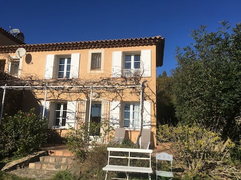 Top Airbnb: Cottage with sea view, quiet and nature à Hyères