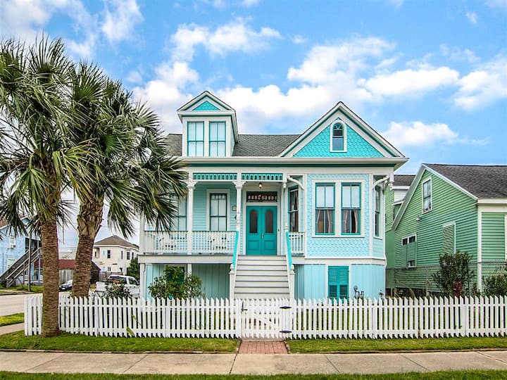 🏠Sleeps 10 Family/🐶 Friendly The Victorian Gateway Houses for Rent in