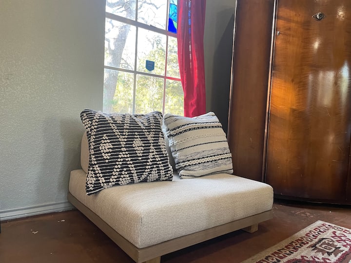 Shanti Cottage In The Lost Pines - Smithville, TX