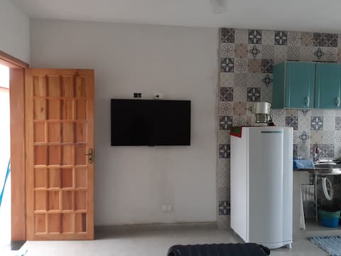 Top Airbnb: Charming and cozy apartment just 2 blocks from the beach em Itapoá