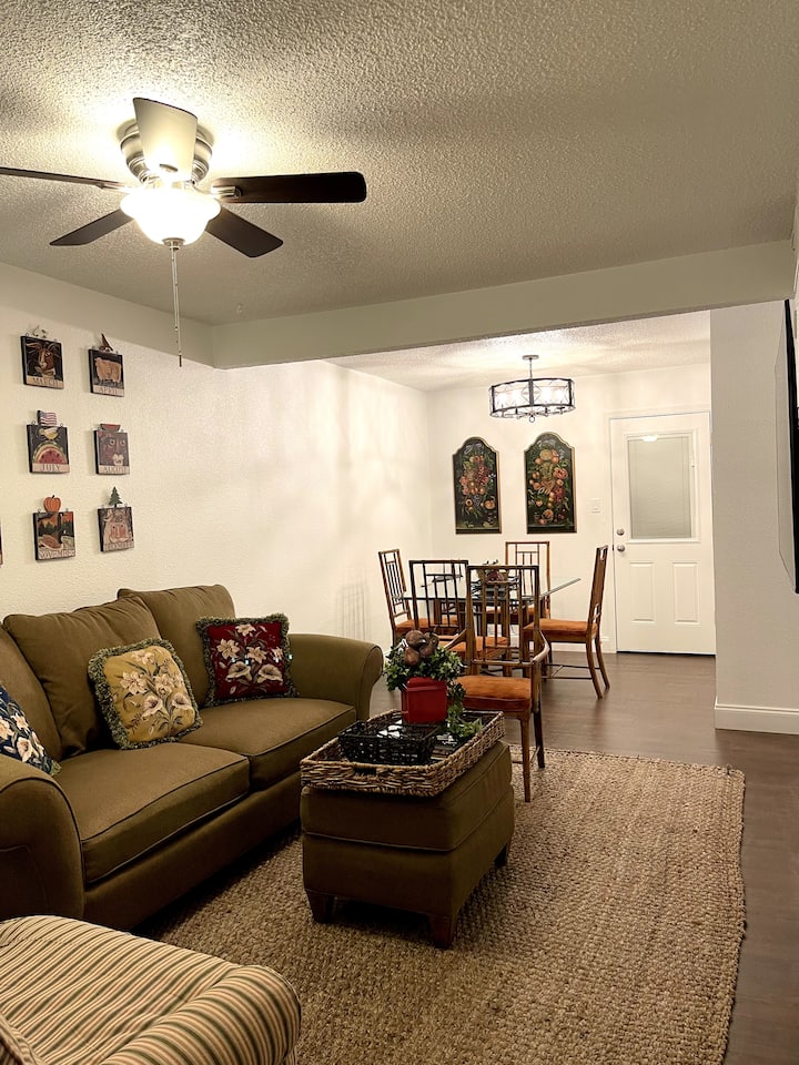 The Avenue Suites: Suite Four - Brownwood, TX