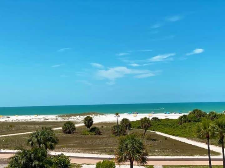 Rare 2 Bedroom Oceanfront Double Balcony With View - Treasure Island, FL
