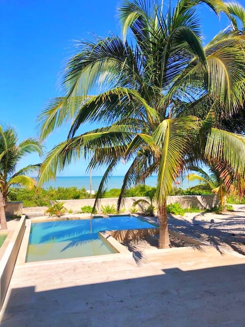 Charming beachfront villa w/pool - 3 bdr, 4 bath