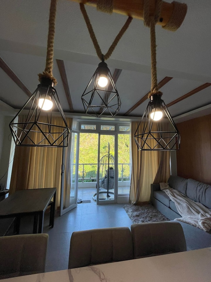Homewood Executive Suite W/ Fireplace & Workspace - Baguio