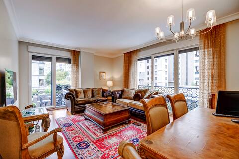 2-bedroom, private terrace, fast wifi