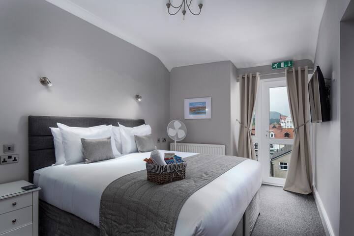 Super King Mountain View - 2nd Floor - Llandudno