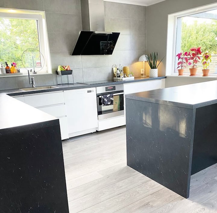 Trevlig Villa Med Bubbelpool - Mariestad