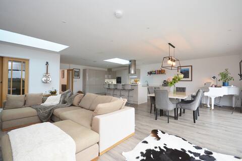 Detached modern home with stunning views