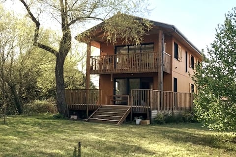 Villa du port 
bassin d 'Arcachon Audenge on the sea side