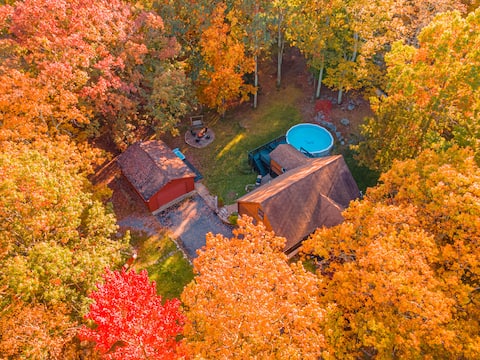 4 Acre Oasis: Heated Pool, Hot Tub & Gameroom