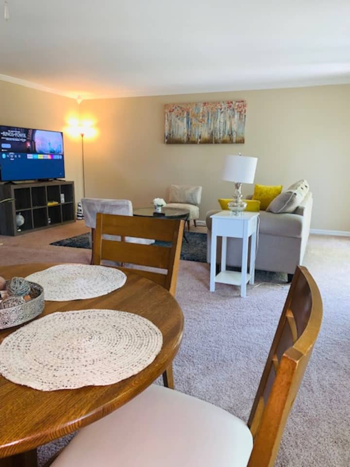 Peaceful Big Condo with GarageSpaciousRelax Condominiums for Rent