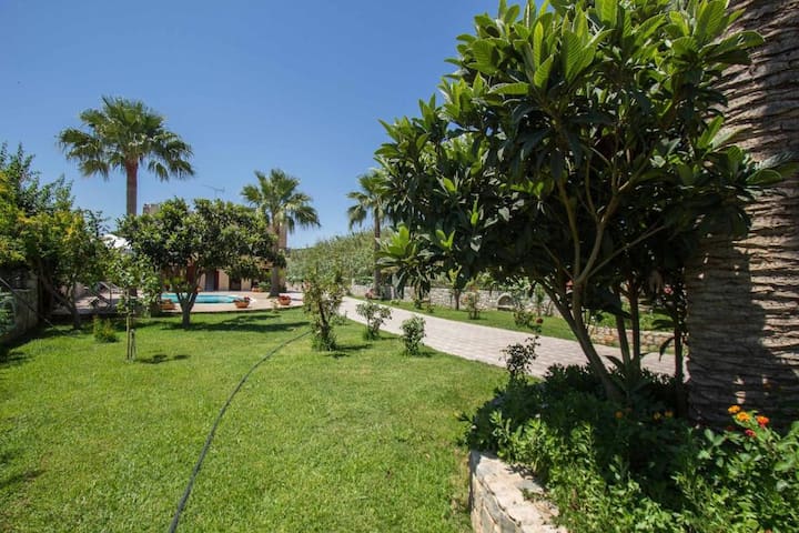 Family Haven Villa & VIP Pool gallery image 4