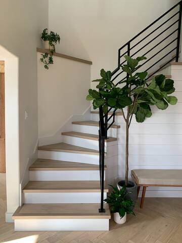 Ultra luxury furnished home gallery image 2