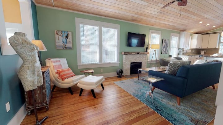 Stylish Bungalow, 2 Blocks To Marina And Main St. - Dunedin, FL