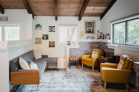 Top Airbnb: Designed with love Home in Falmouth in Massachusetts