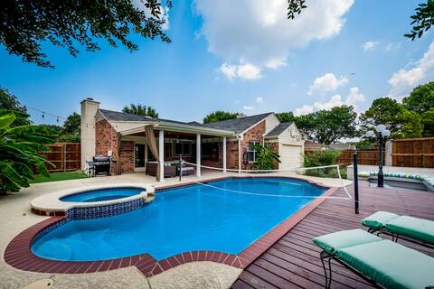 Spacious, Open Concept w/ Heated Pool & Hot Tub!