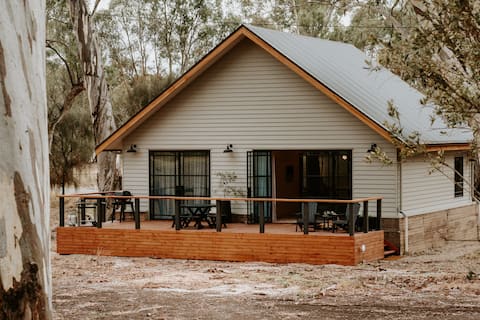 The Barn - On Cockatoo Lane