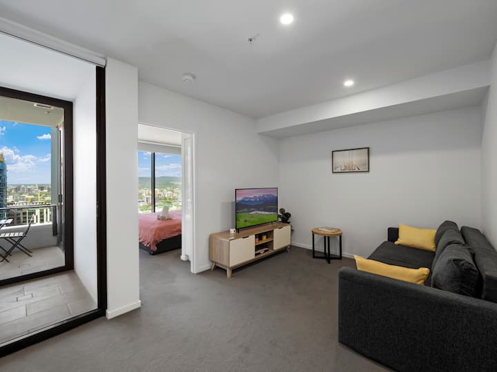 29th Floor Modern Apt. With King Bed & Parking - Brisbane