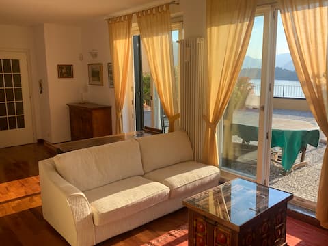 Successful Airbnb property: lovely tastefully furnished largeterrace nice view in Varenna