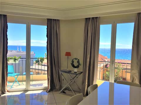 Top Airbnb: Elegant, large apartment 30m from the beach à Menton
