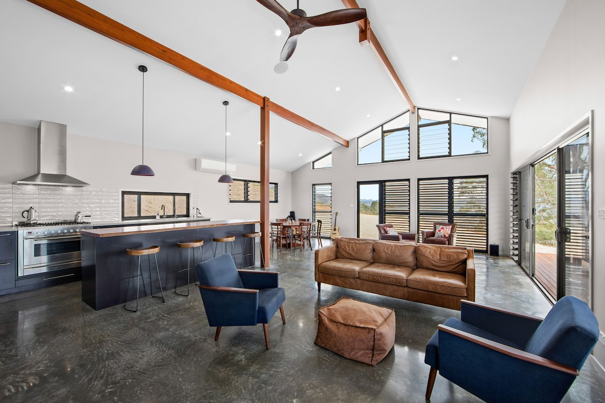 Top Airbnb: Dungannon Eco-retreat. Relax, rejuvenate, explore. in Mid Coast Council