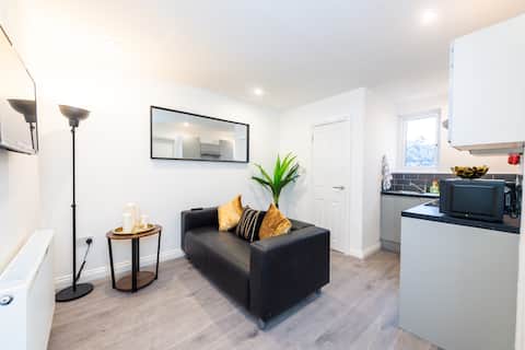 Top Airbnb: Pear Blossoms One Bedroom Apartment in Kensington And Fairfield