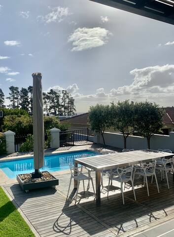 Renovated private home in Security Estate. gallery image 3