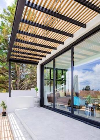 Renovated private home in Security Estate. gallery image 5