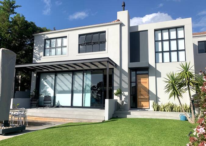 Renovated private home in Security Estate. gallery image 2