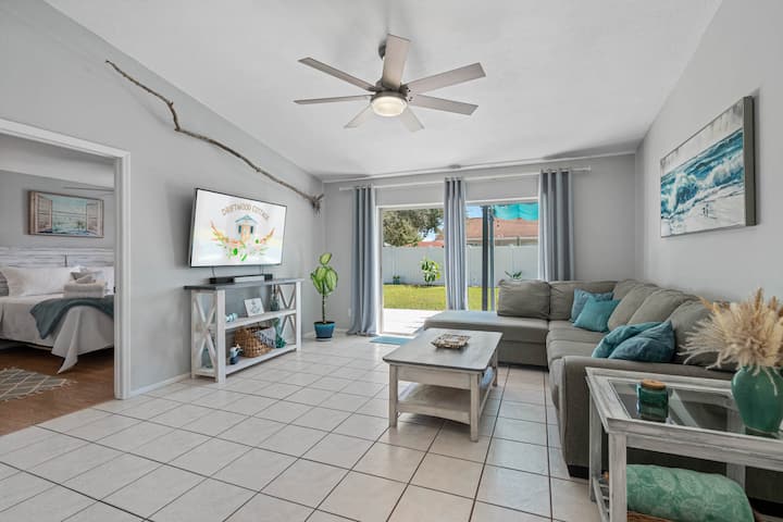 Coastal Cottage Near Beaches W/ Golf Cart Rental! - Palm Harbor, FL