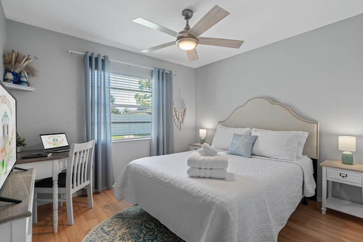 Second Bedroom with workspace