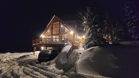Cozy, Private Cabin - Minutes from the Slopes