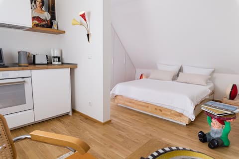 Popular Airbnb listing: Idyllic home with garden view in Friedrichshafen