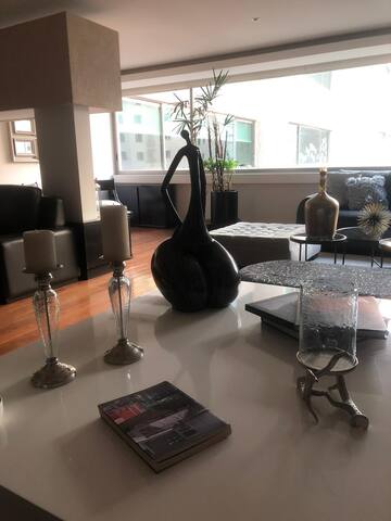 Luxurious and spacious apt with excellent location gallery image 5