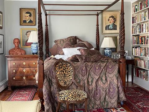 Beekman Mansion 2-Bedroom Suite with Private Bath