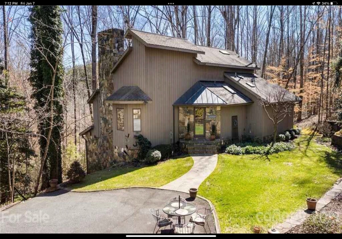 Cozy private retreat on 5 acres/ Events Cabins for Rent in Hickory