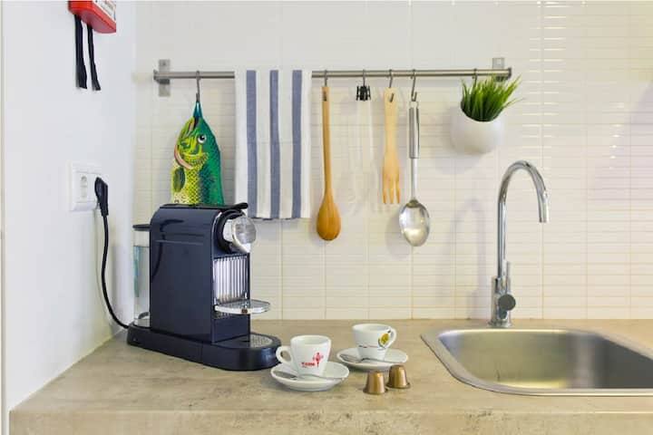 Top Floor 2 units-Elevator: Historic Center-River gallery image 5