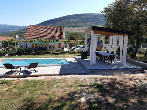 Villa Marie with pool, two bedrooms for 4+2kids