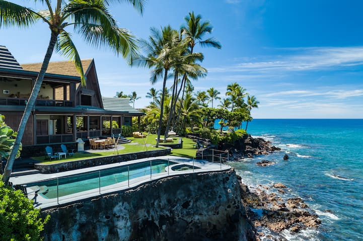 Luxurious Ocean Front Home gallery image 2