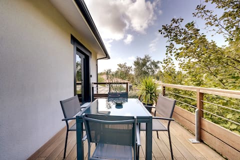Quiet 1-Bedroom Apartment with Garden & Parking, 15 min to Bordeaux