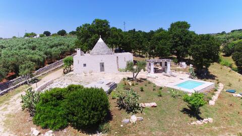 opuntia Ostuni trullo with pool and a/c