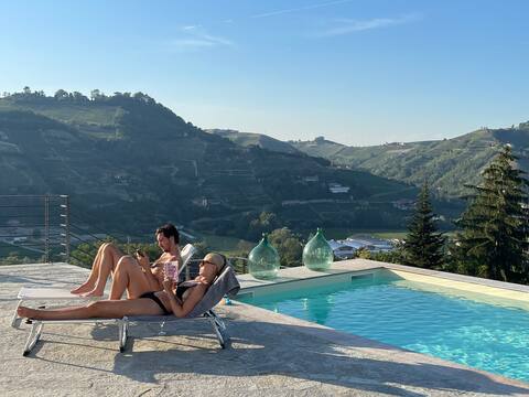 La Casa Vola - private pool, terrace and a view!