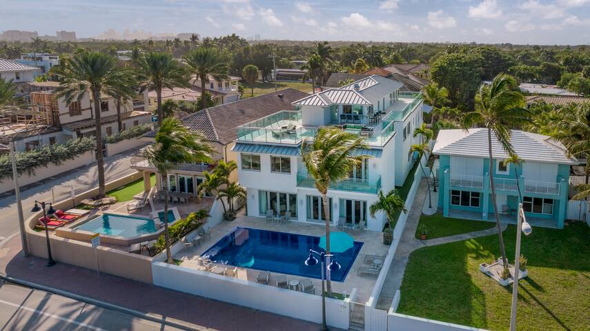 Modern 7k SF Beachfront Estate w/ Massive Roofdeck gallery image 3