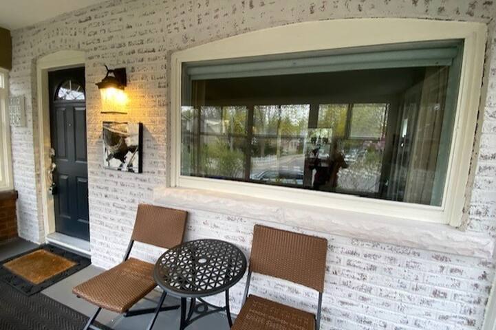 Cozy 3 bedroom Home in Toronto’s Beaches area gallery image 4